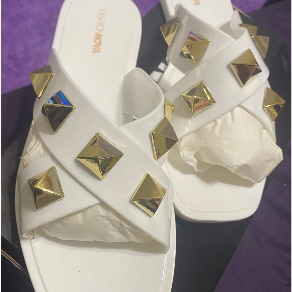 Super cute Brand new women’s sandals